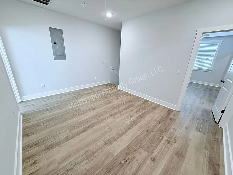 613 Miramar Ln — Photo 17