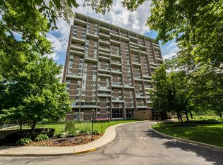 1000 Urlin Ave #16, Grandview, OH 43212