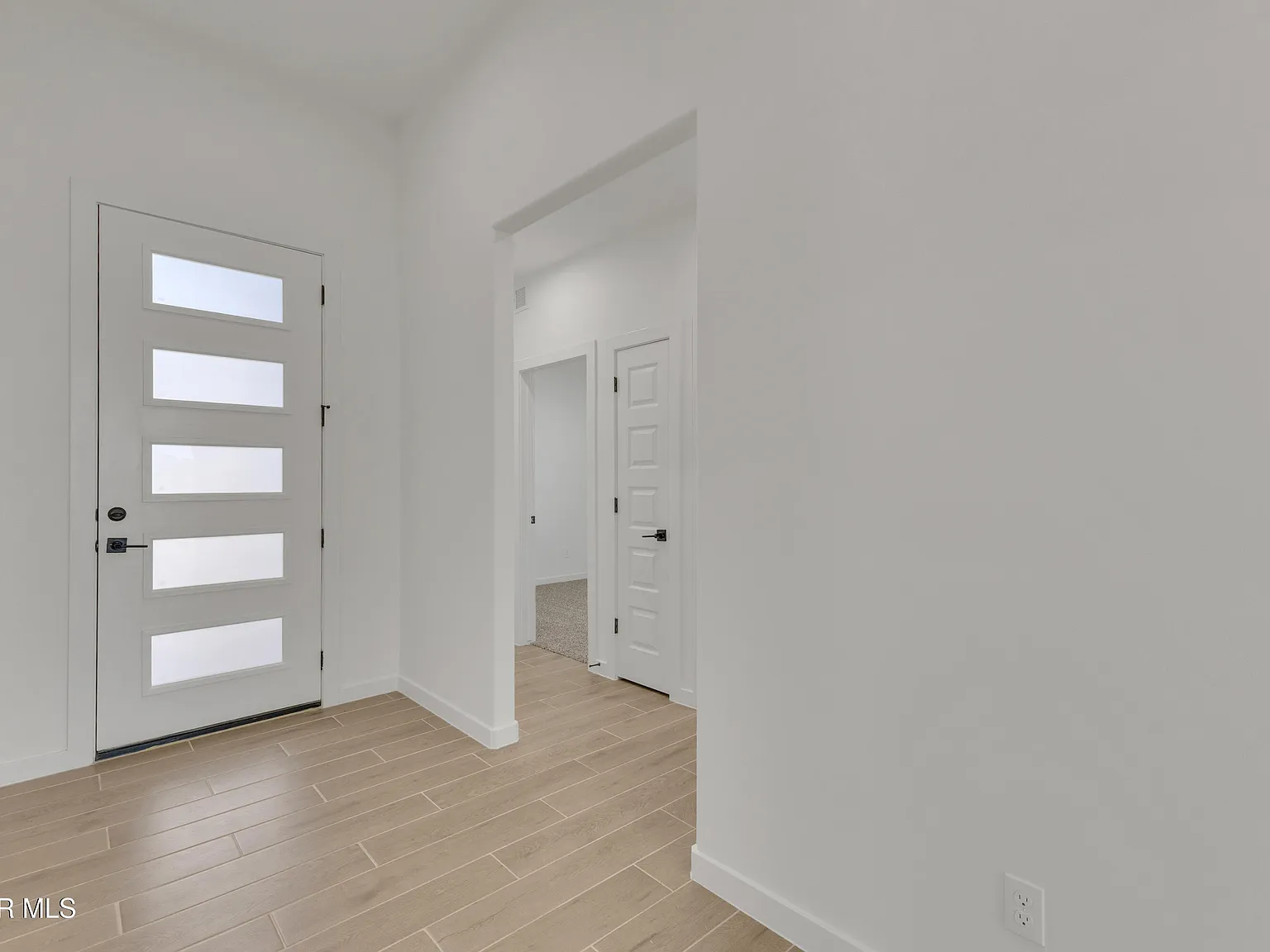 4 bed, 2.5 bath, 1825 sqft, $2,550 — Photo 4