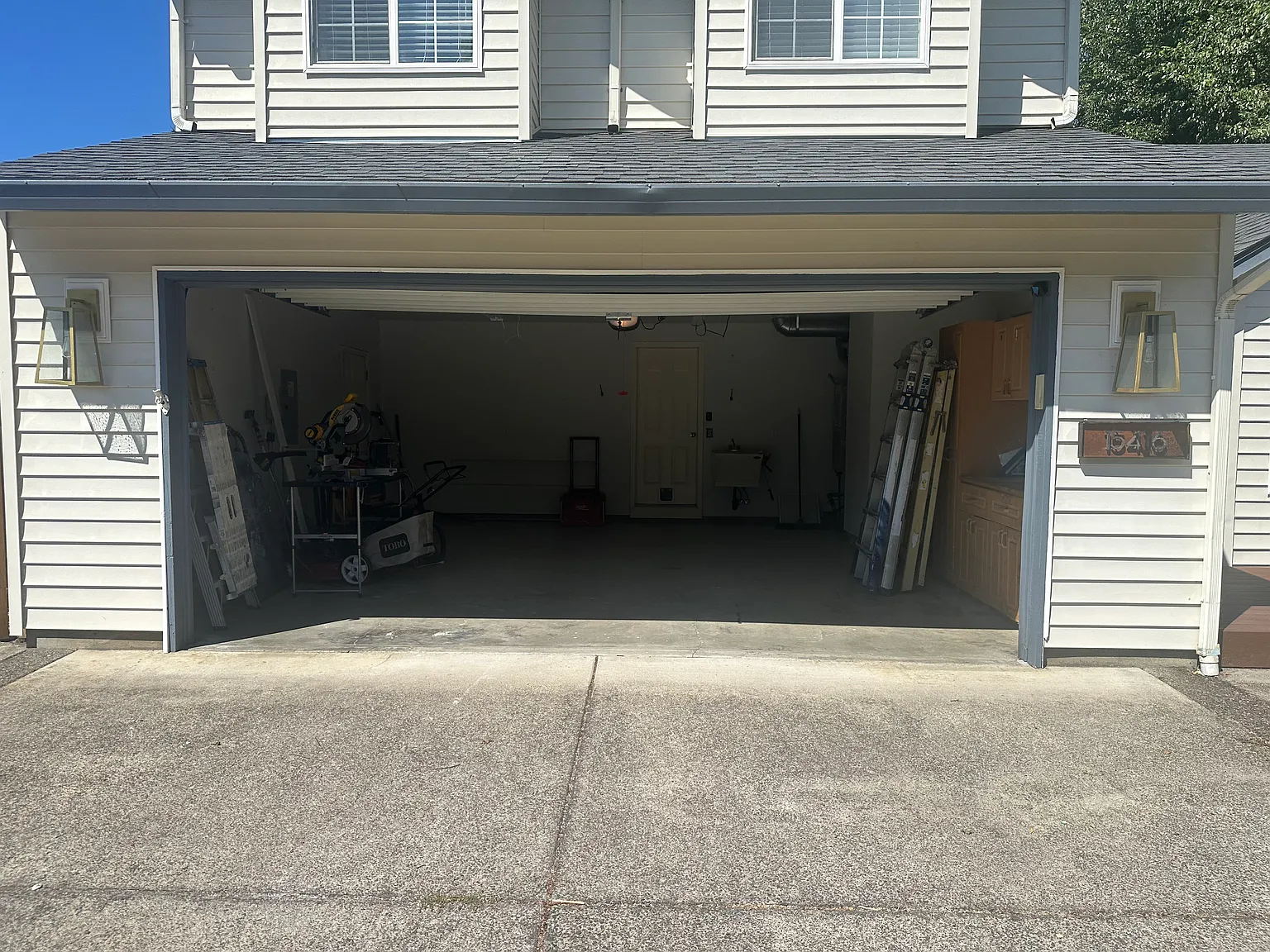 3 bed, 1647 sqft, $3,200 — Photo 2