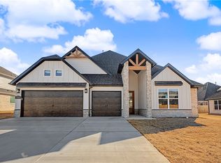 1511 Tiffany St, Centerton, AR 72719