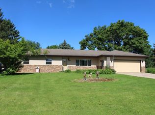 5481 S Kennedy Dr, Waunakee, WI 53597