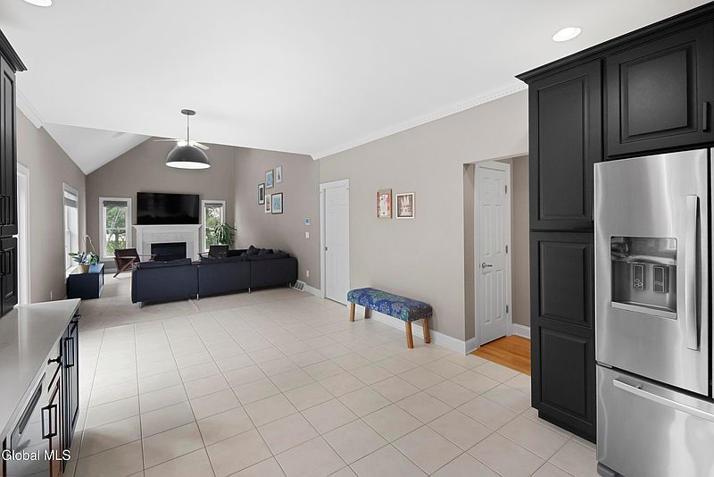 2nd image of 41 Dyke Road