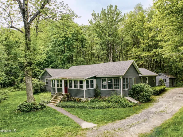 162 Ymca Rd, Becket, MA 01223