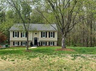 4938 Lacasta Ln, Walkertown, NC 27051