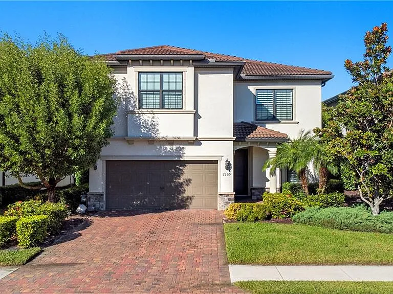 7209 Wilton Dr — Photo 1