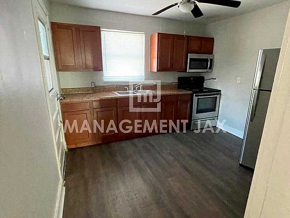 3rd image of 1315 Wolfe St