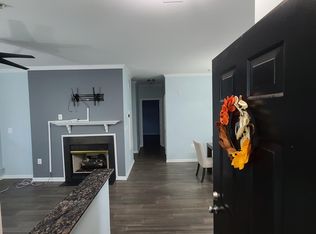 1516 N Point Dr APT 203, Reston, VA 20194