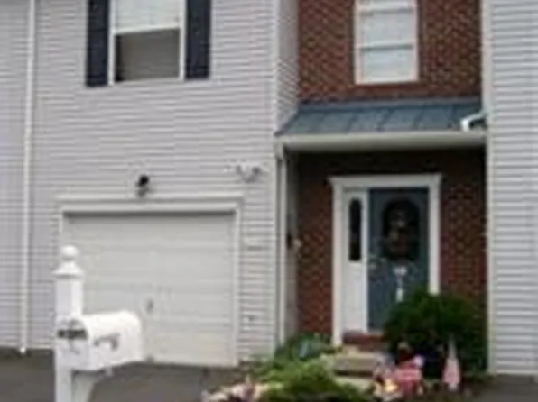 1258 Basswood Ln, Whitehall, PA 18052