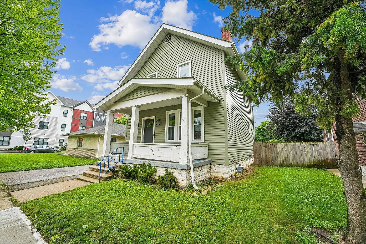 745 W Rich St photo 1