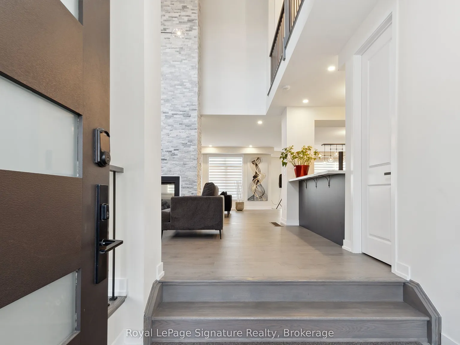 6 bed, $30,000 — Photo 2