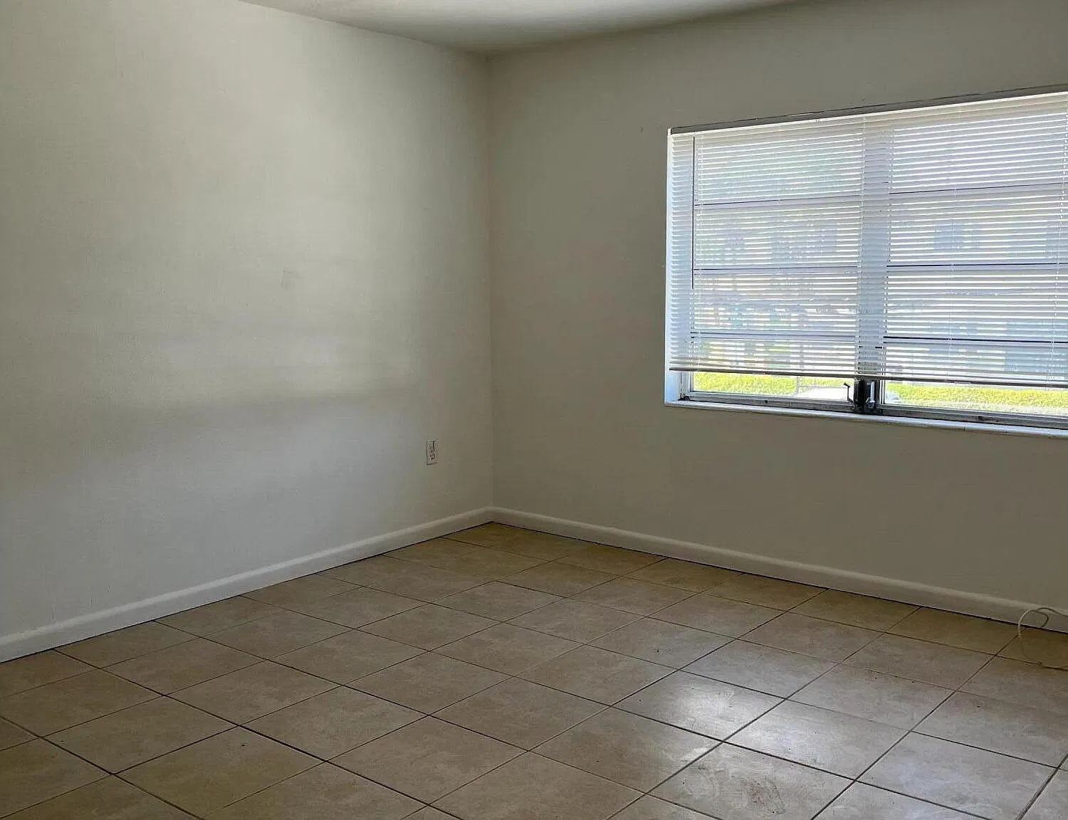 16 bed, 16.0 bath, 14513 sqft, $1,550 — Photo 3