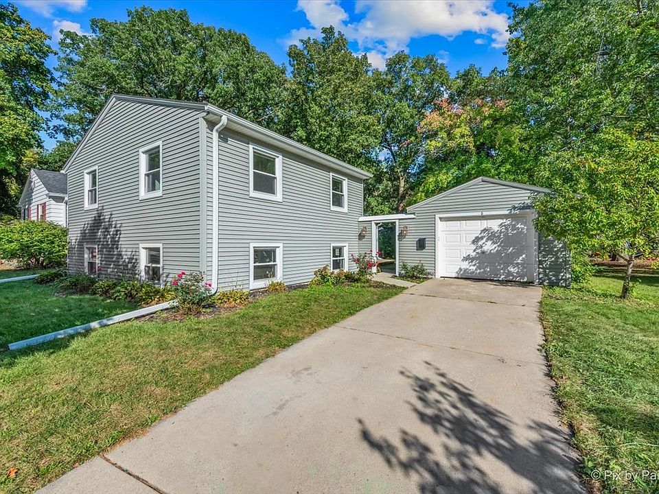 1st image of 6 Knollwood Dr