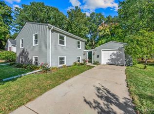 6 Knollwood Dr, Montgomery, IL 60538