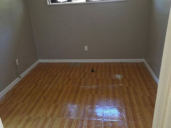 4th image of 118 N Marigny Cir #A