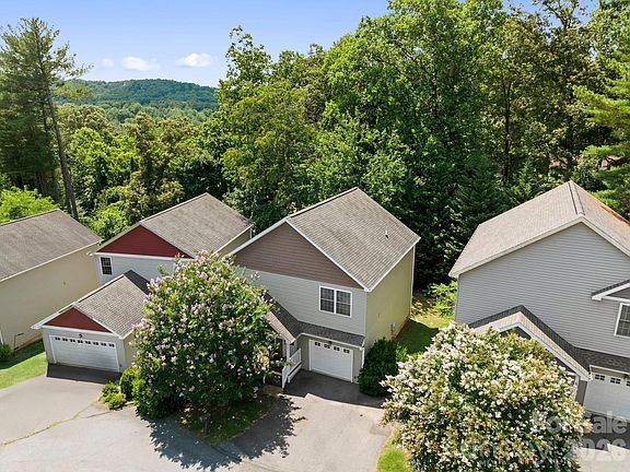3rd image of 7 Winters Edge Ln