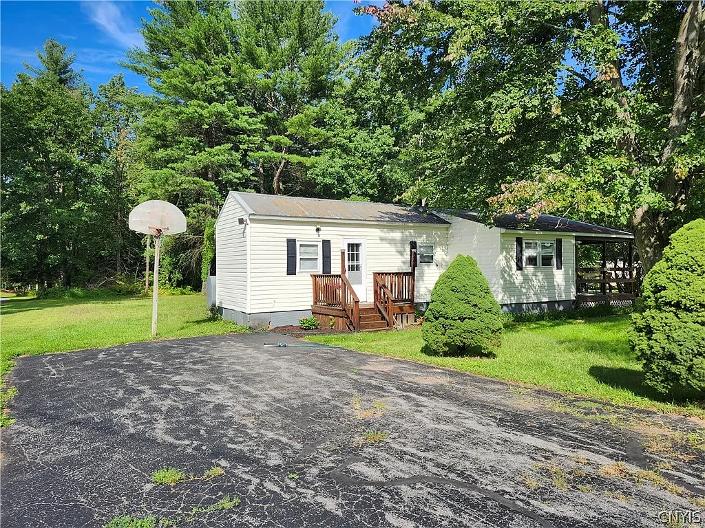 2 bed, 1.0 bath, 500 sqft, $1,395 — Photo 2