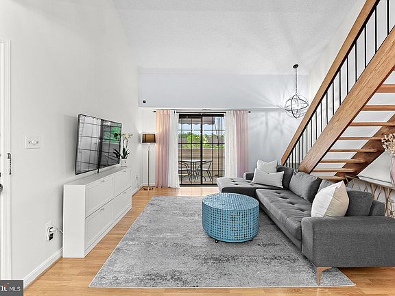 3rd image of 6900 Mary Caroline Cir Unit L