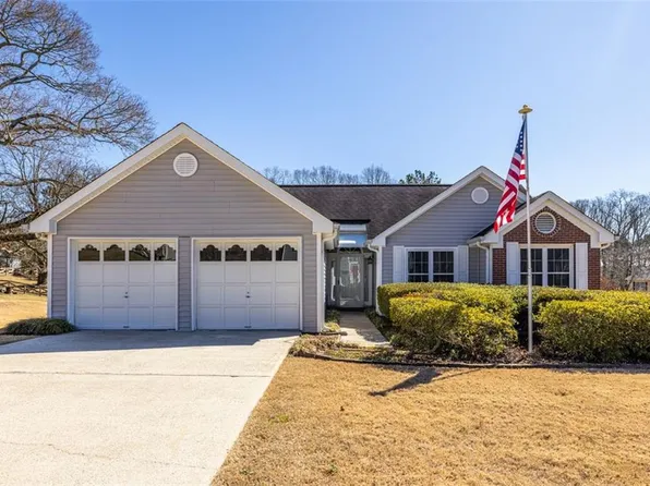 4095 Mark Todd Ct, Hoschton, GA 30548