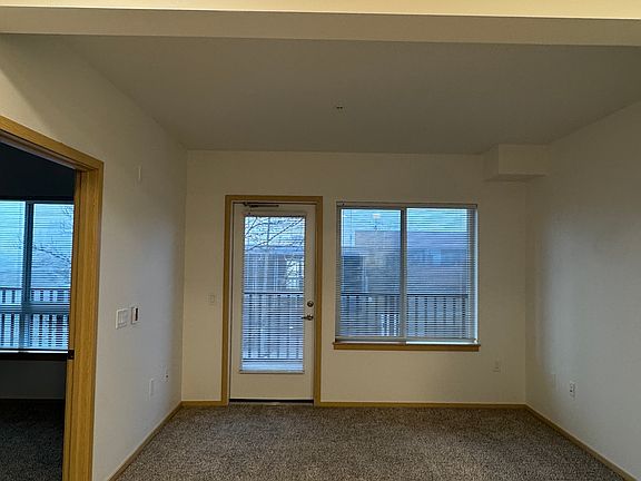 4th image of 625O W Meeker St #215