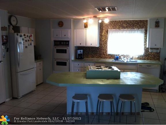 2nd image of 2124 SW 52nd St