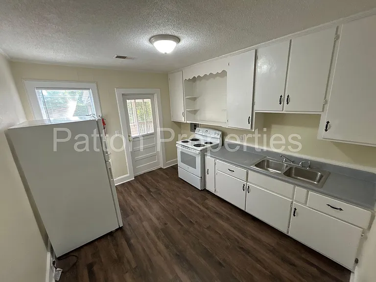 1401 Kinderway & 4300-4302 Wentworth - Inside CoC - R09214-07-01 — Photo 11
