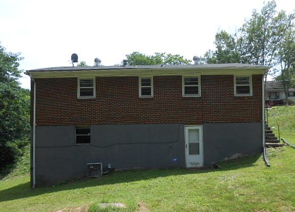 2nd image of 304 W James St