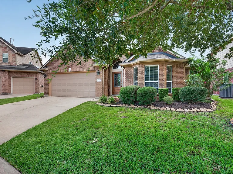 10103 Sweet Willow Ln — Photo 1