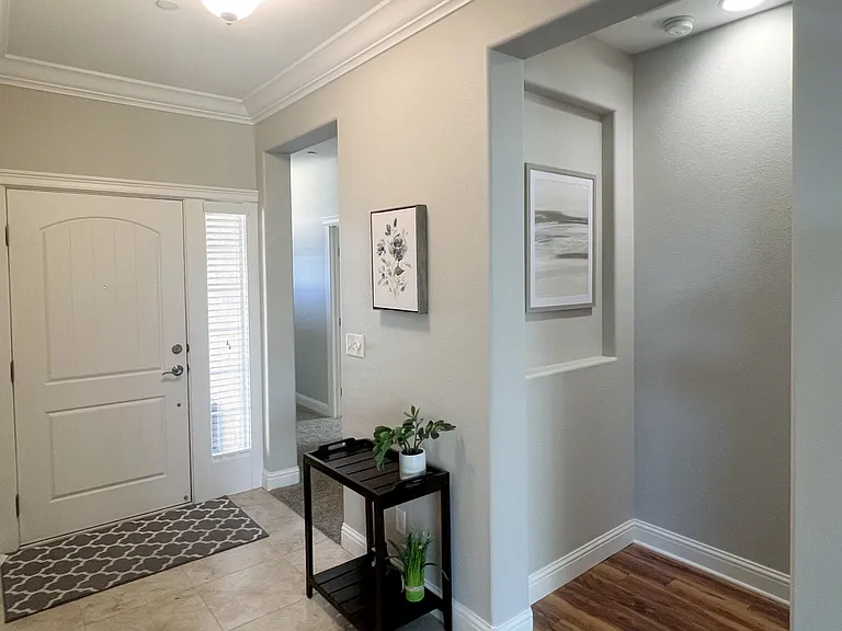 580 Grants Pass Pl — Photo 4