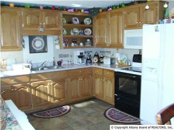 2nd image of 601 N Isabella St