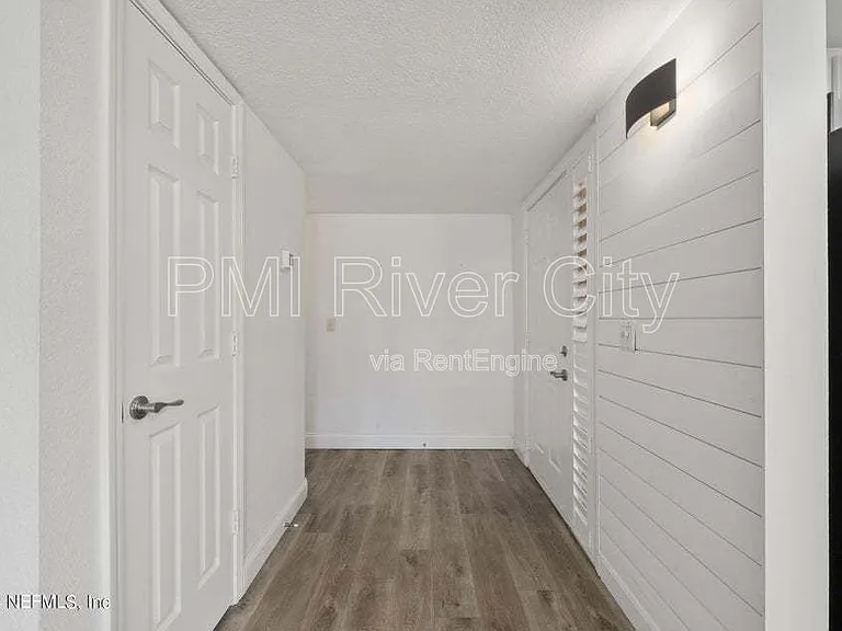 908 Shoreline Cir — Photo 21