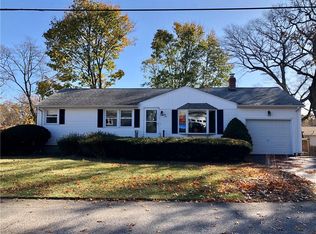 24 Winthrop Rd, Warwick, RI 02888