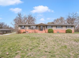 8201 N Hoover Rd, Hesston, KS 67062