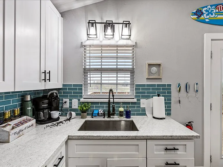 252 Flamingo St — Photo 11