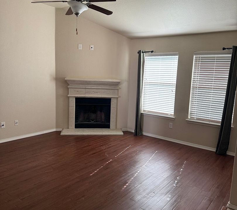 2nd image of 1233 Shelley Dr