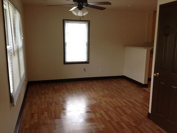4th image of 1011 Moreland Dr SE