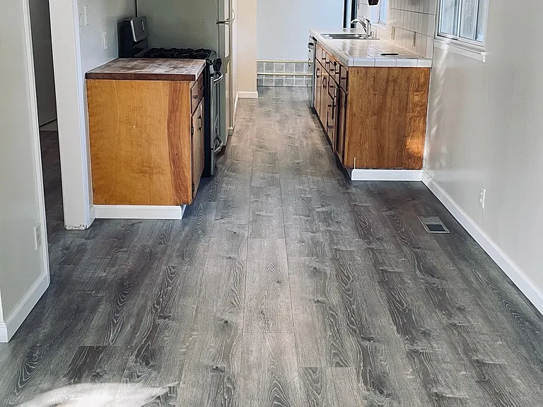 2424 Jefferson Ave — Photo 4