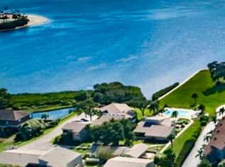 413 Windrush Bay Dr, Tarpon Springs, FL 34689