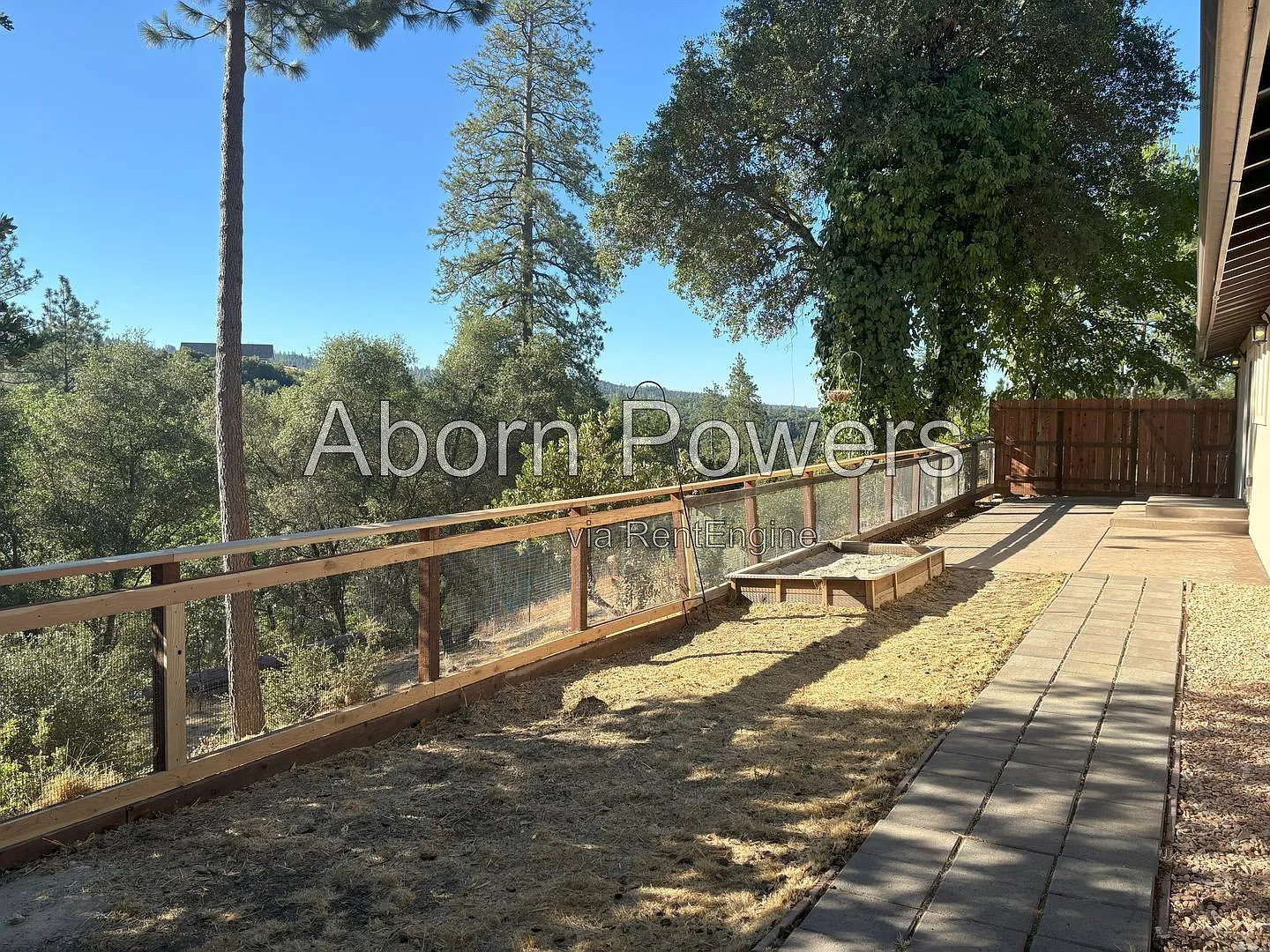 4 bed, 2.0 bath, 1794 sqft, $2,995 — Photo 4