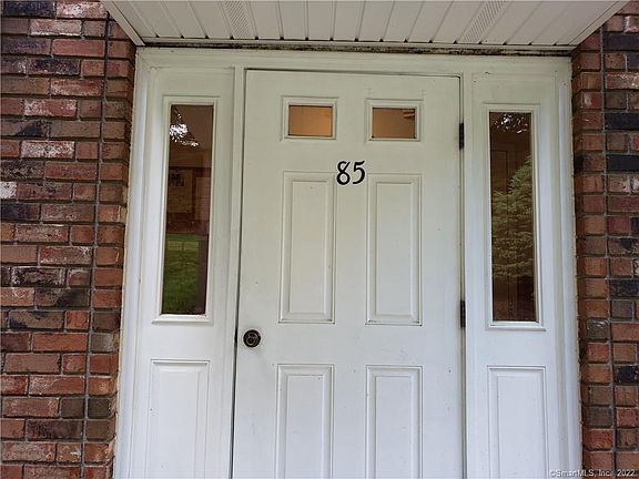 5th image of 85 Woodsedge Dr APT 2A