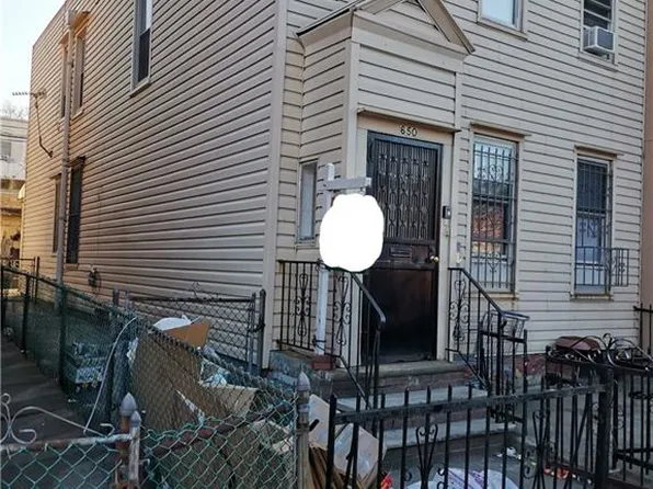 650 39th St, Brooklyn, NY 11232