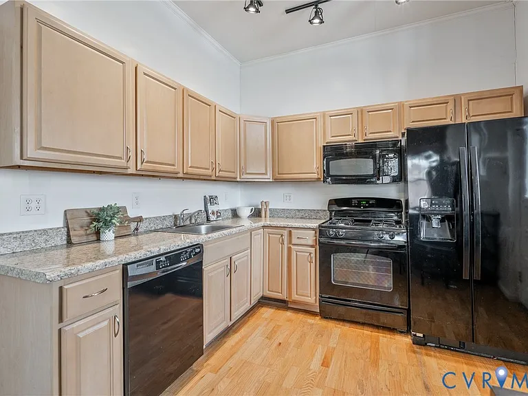 1622 Grove Ave #1B — Photo 8