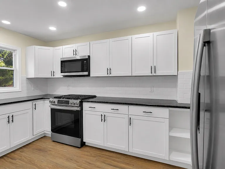 310 Summer St — Photo 11