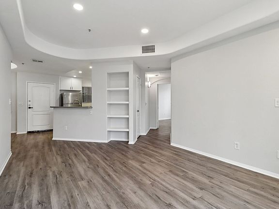 5th image of 115 N Wetherly Dr #100
