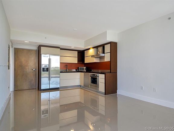 4th image of 2155 Washington Ct APT 406