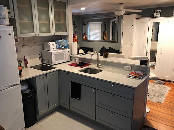 5th image of 527 Broadway Ave #1/2