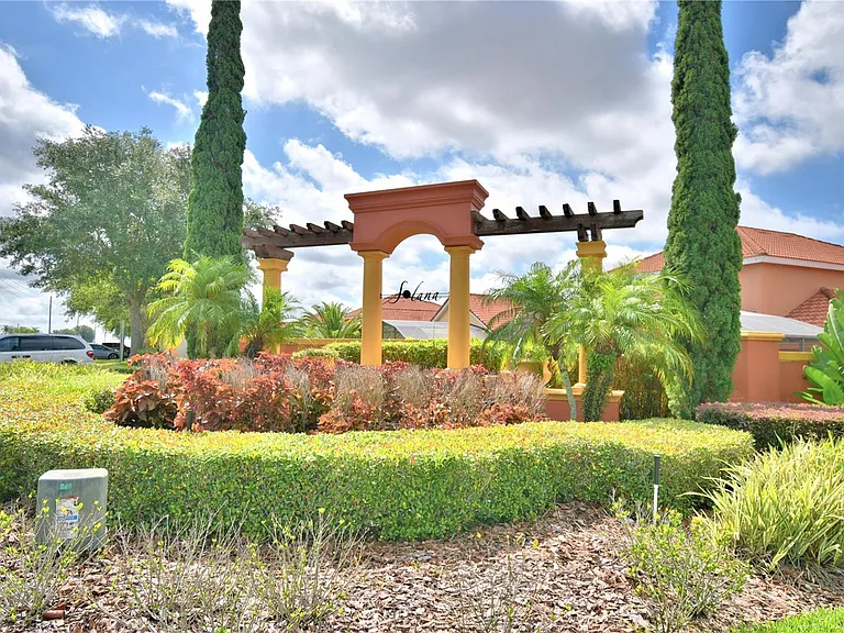 1061 Solana Cir — Photo 17