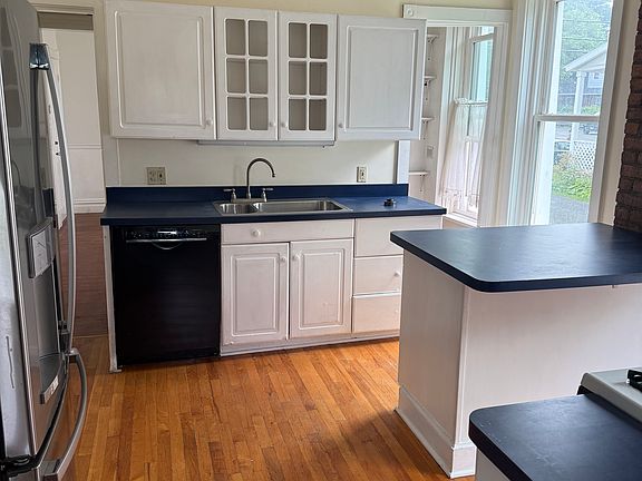 2nd image of 2363 Burdett Ave Unit 1