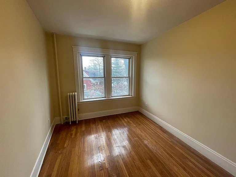 15 Linnaean St #8 — Photo 1