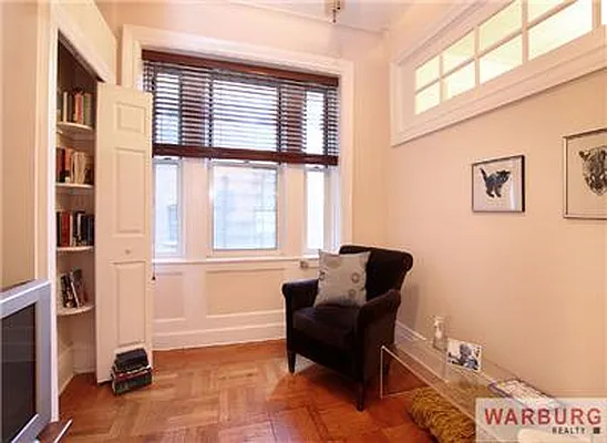 Sold by Warburg | media 6